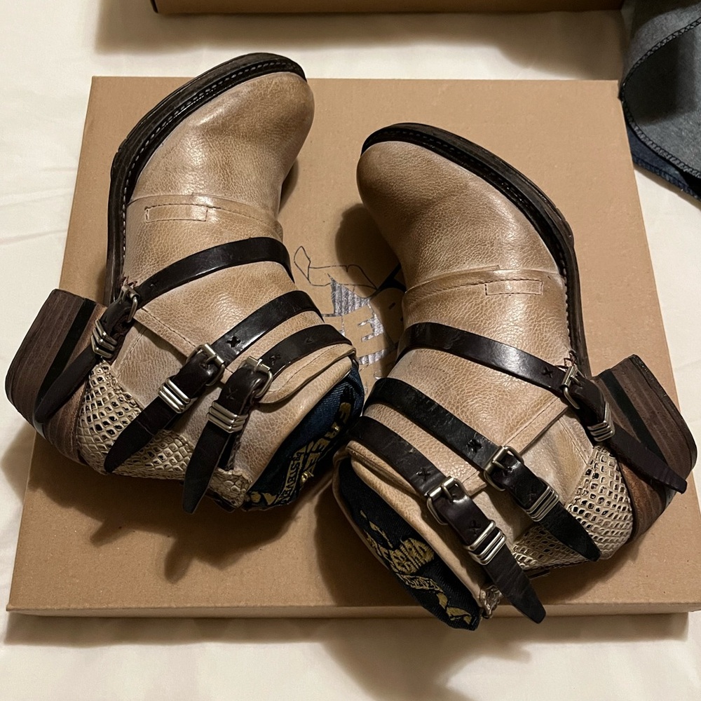 🍃💕NIB Steve Madden Freebird Leather Ankle Boot - Picture 10 of 15